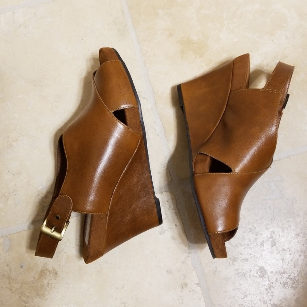 Aerosoles leather sandals